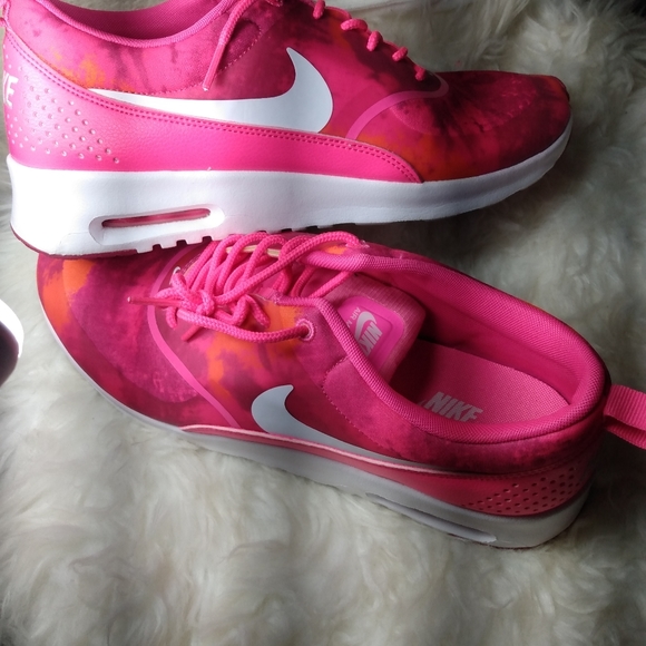 Sneakers - Picture 1 of 6